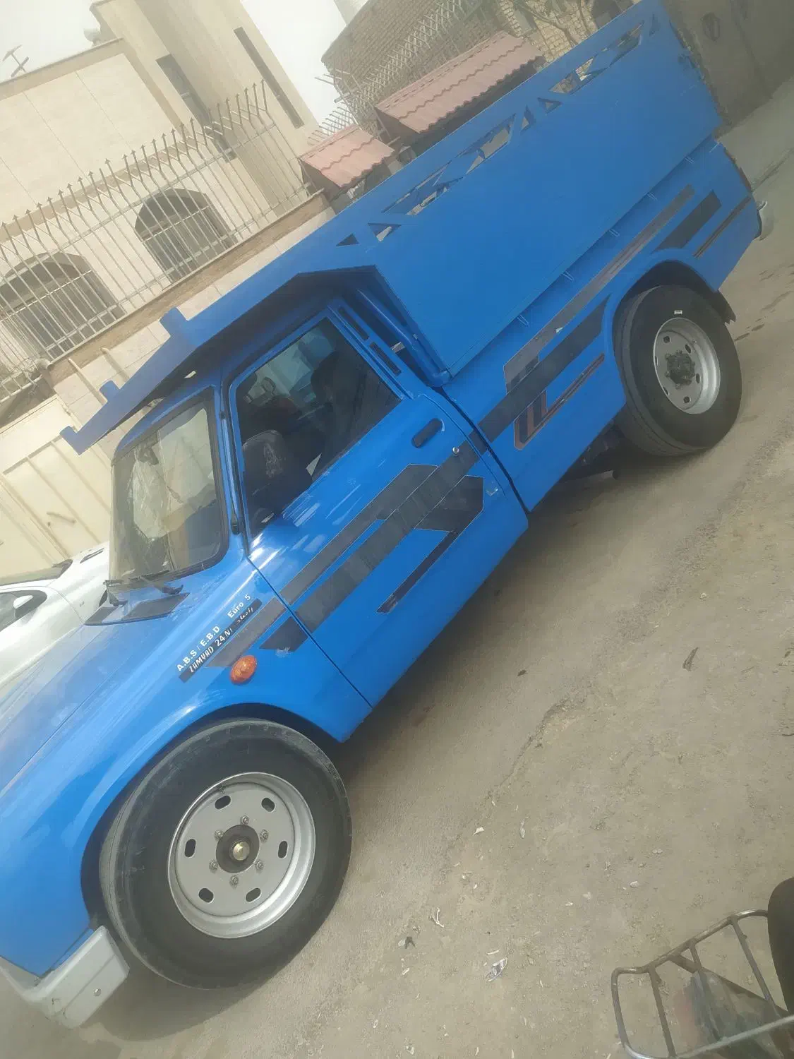 نیسان مدل اخر۴۰۲|خودرو سواری و وانت|اصفهان, خیادان|دیوار