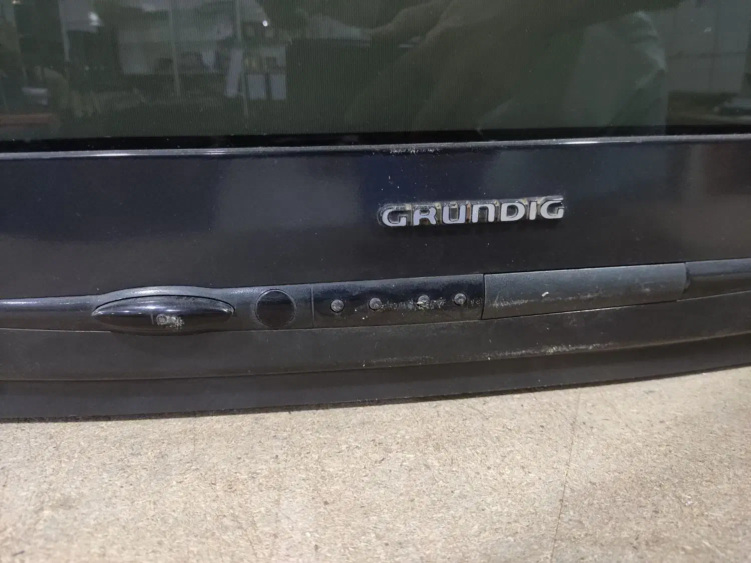 تلویزیون اییچ ۲۱|تلویزیون و پروژکتور|الوند, |دیوار