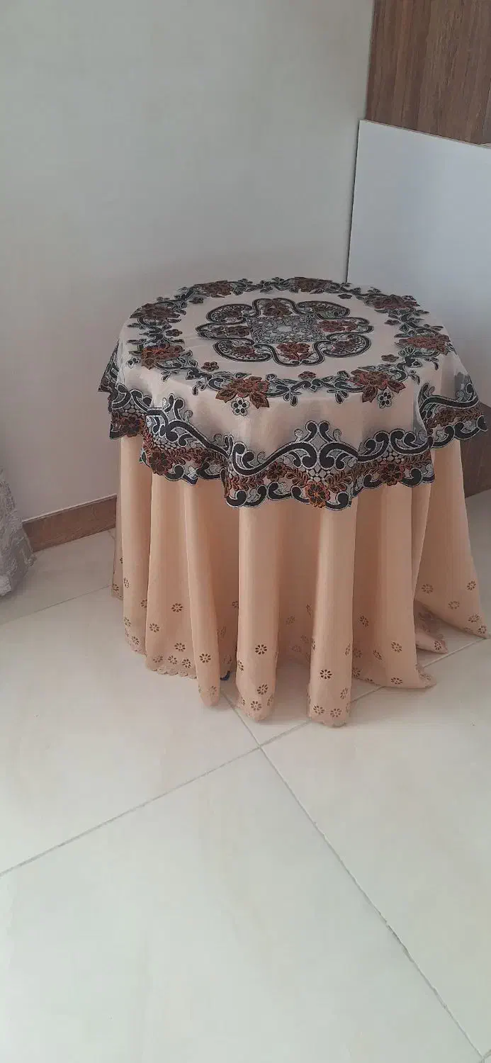 میز خاطره|میز تلفن|رشت, رشتیان|دیوار