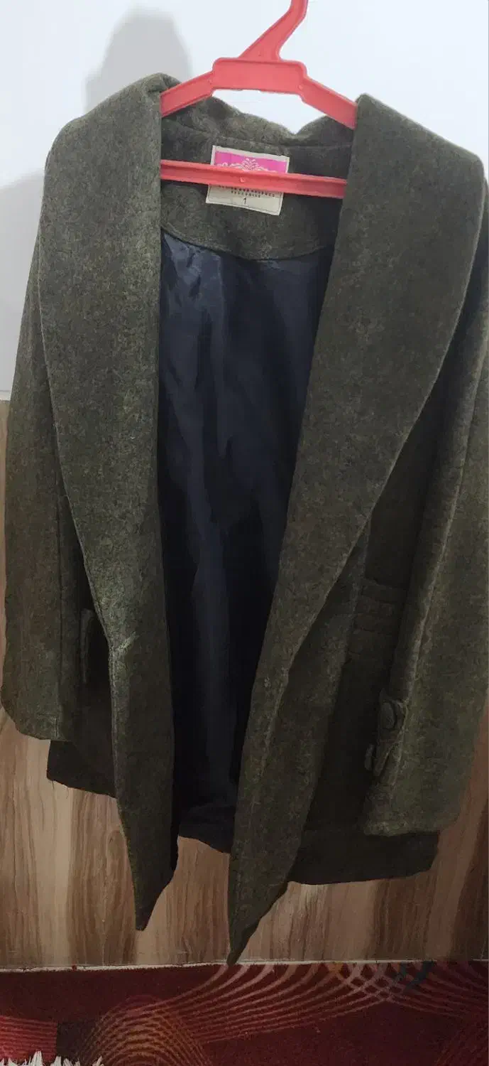 لباس بچه و زنانه|کفش و لباس بچه|مرودشت, بیست متری بیمارستان|دیوار