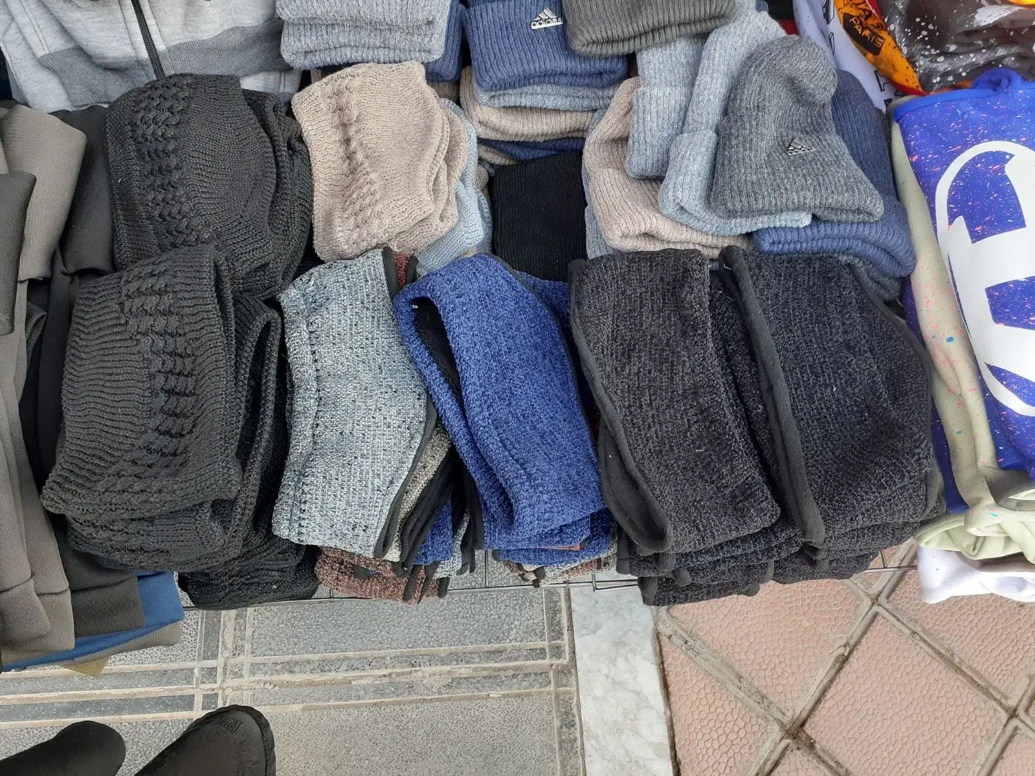 مجموعه لباس گرم گمشده به عکس توجه نکنید توضیحات|اشیا|بیرجند, |دیوار