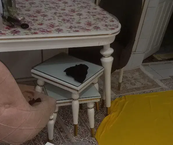 جلو مبلی ۳تیکه همراه با شیشه ی روش|مبلمان خانگی و میز عسلی|تهران, اوقاف|دیوار