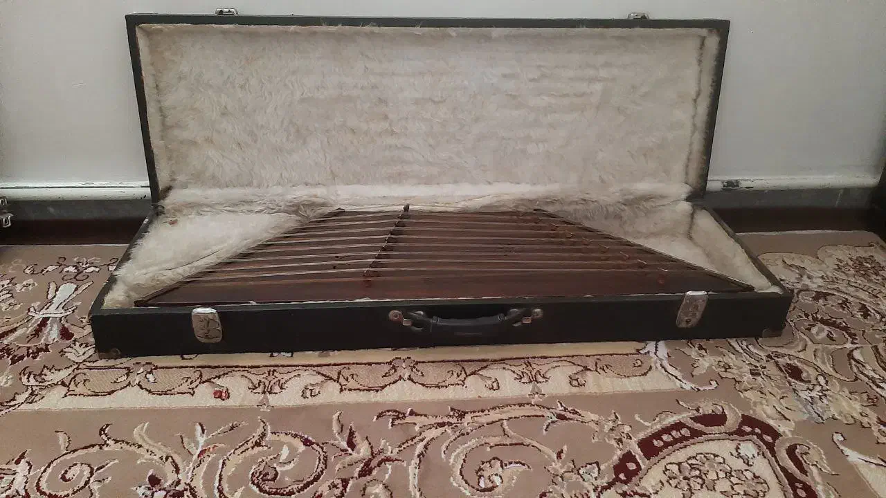 سنتور|سازهای سنتی|ساوه, |دیوار