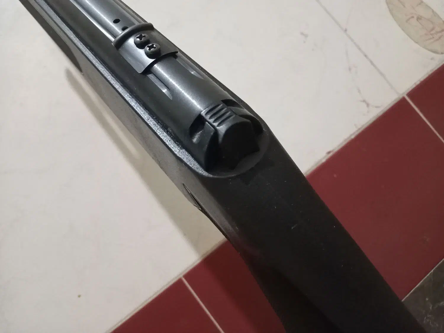 تفنگ اسباب بازی|اسباب‌‌بازی|خاش, |دیوار