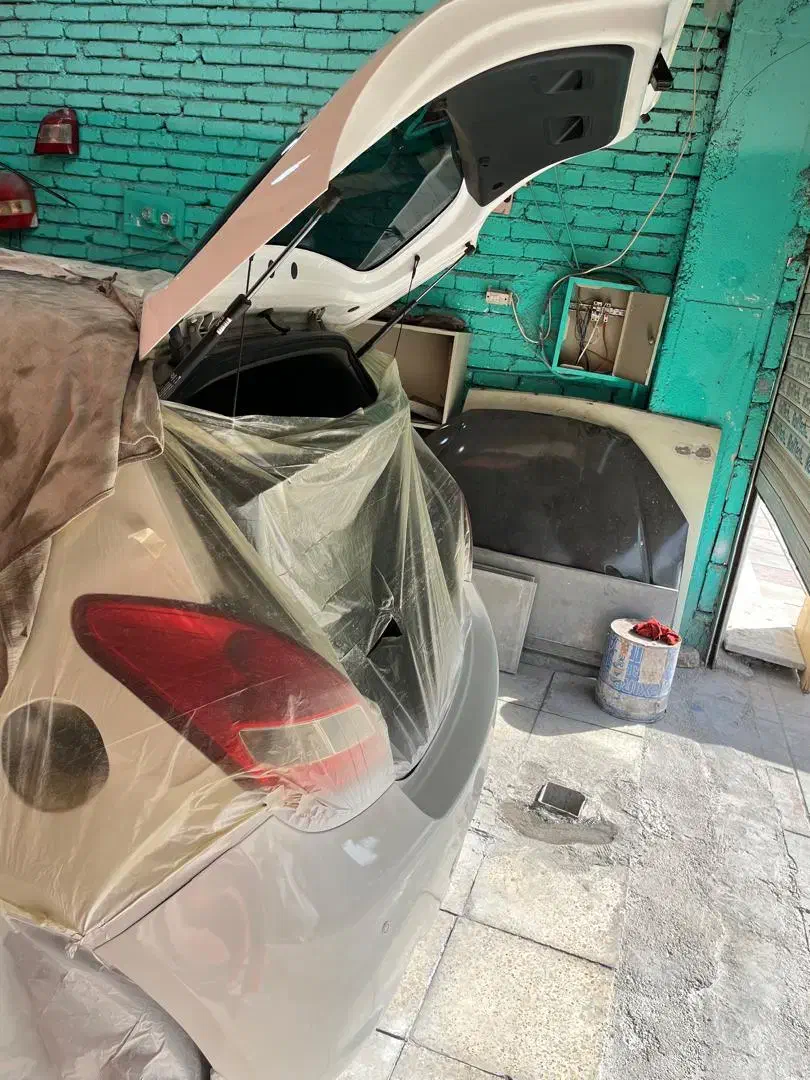 به صافکار و نقاش اتومبیل نیازمندیم.|استخدام صنعتی، فنی، مهندسی|کرج, مجتمع صنفی صنعتی|دیوار