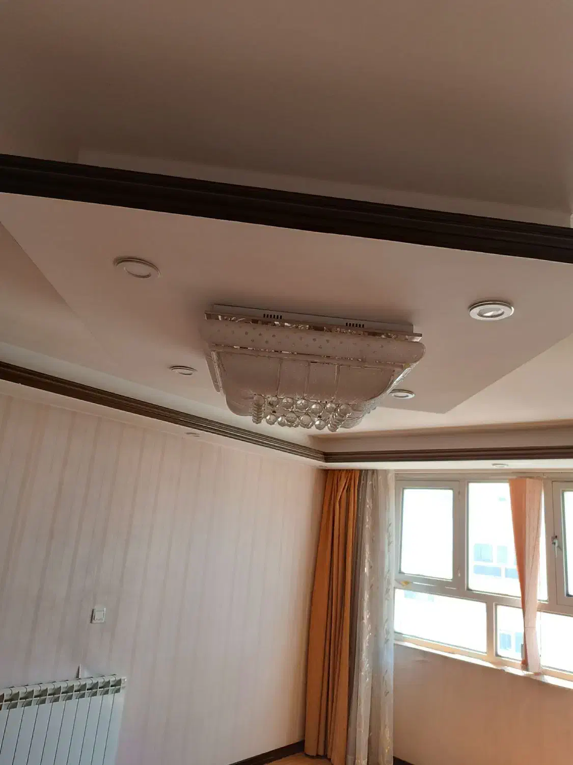 سه عدد لوستر|لوستر و چراغ آویز|شیراز, ترمینال باربری|دیوار