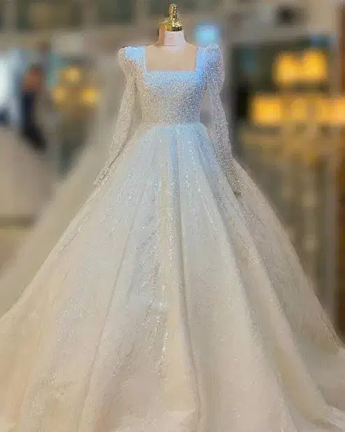 برای مزون درا و آرایشگاه 21عدد لباس|لباس|شادگان, |دیوار