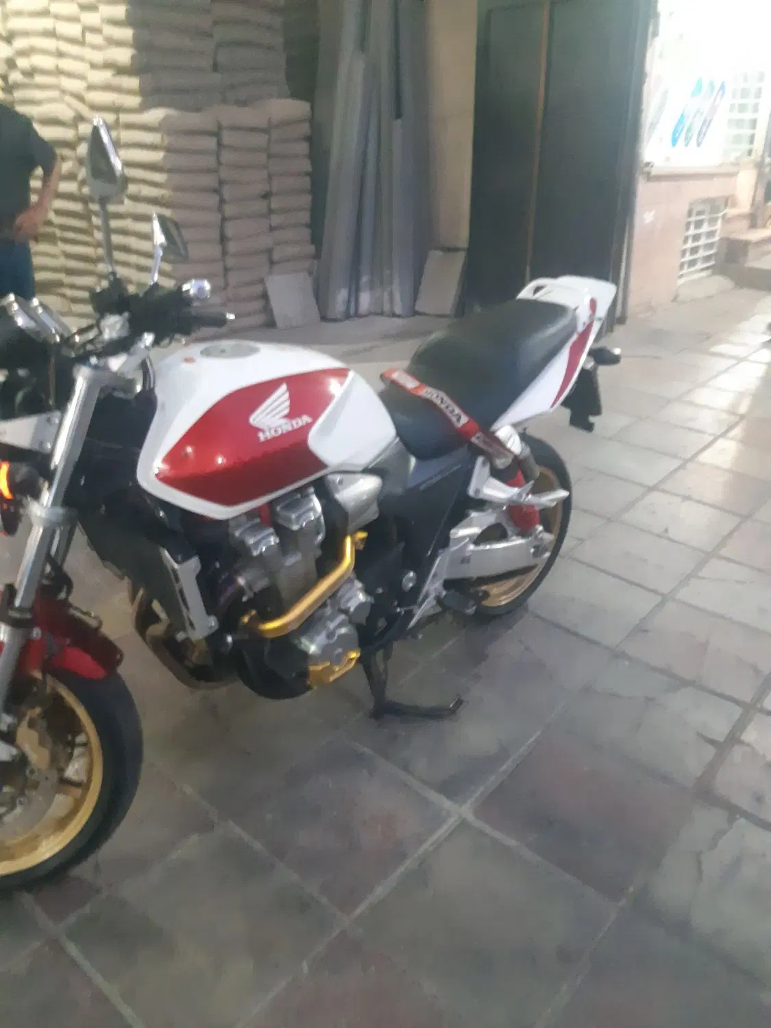 موتور cb1300|موتورسیکلت|اندیشه, اندیشه فاز ۳|دیوار