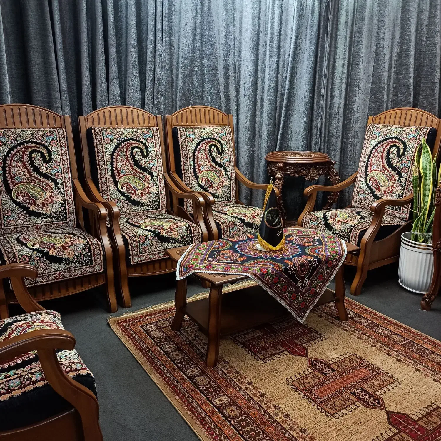 مبل کتیبه رز چوب گردو|مبلمان خانگی و میز عسلی|کرمان, |دیوار