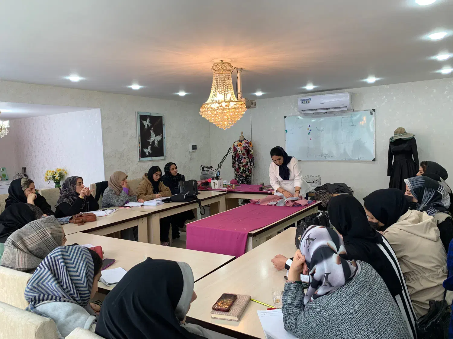 اموزشگاه خیاطی فنی و حرفه ای اکبری|خدمات آموزشی|ملایر, |دیوار