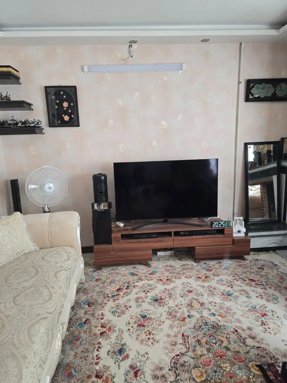 استخدام منشی برای مطب متخصص زنان و زایمان|استخدام درمانی، زیبایی، بهداشتی|کرمان, |دیوار