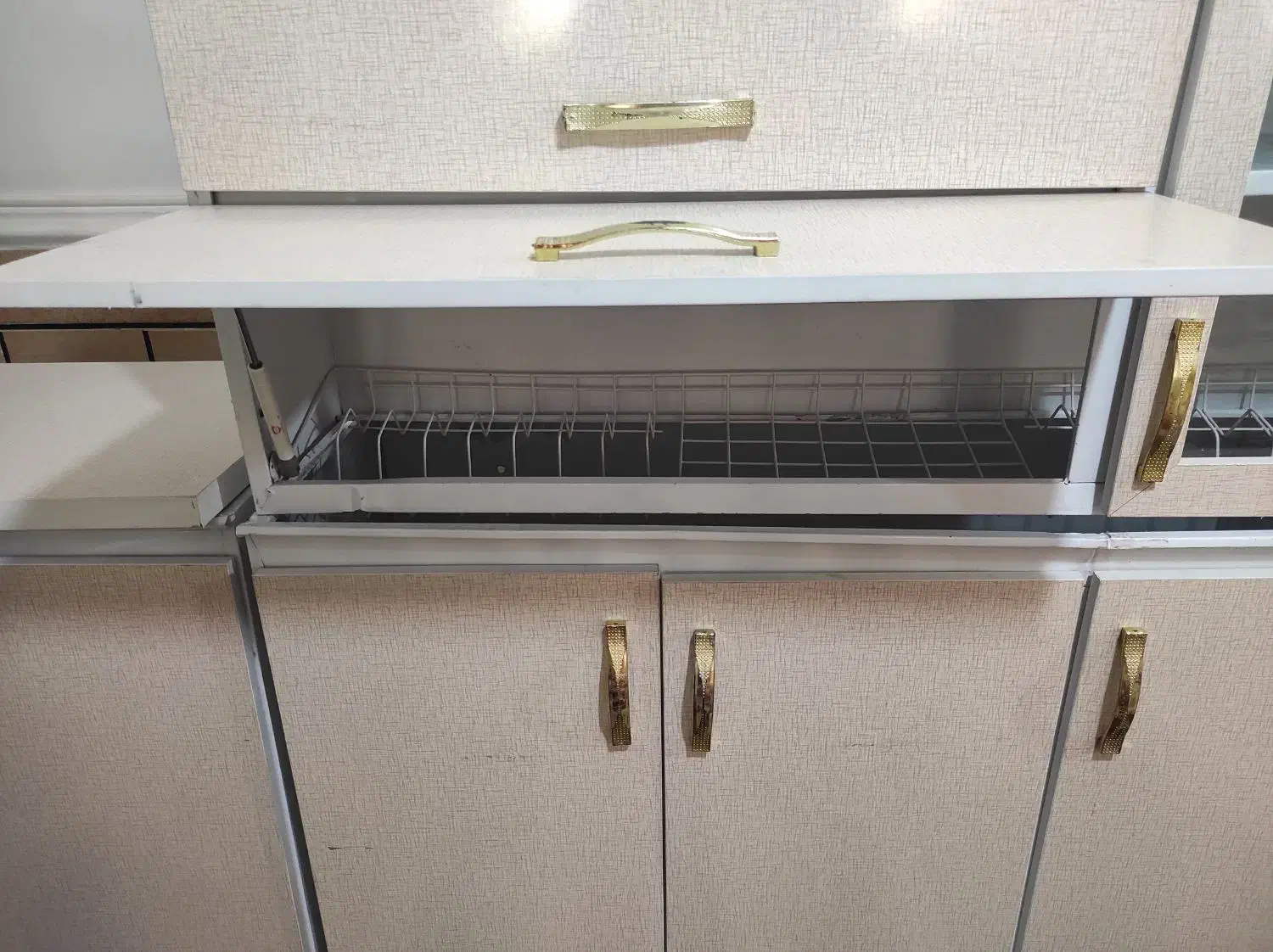 یک سرویس کابینت MDF|مصالح و تجهیزات ساختمان|یاسوج, |دیوار