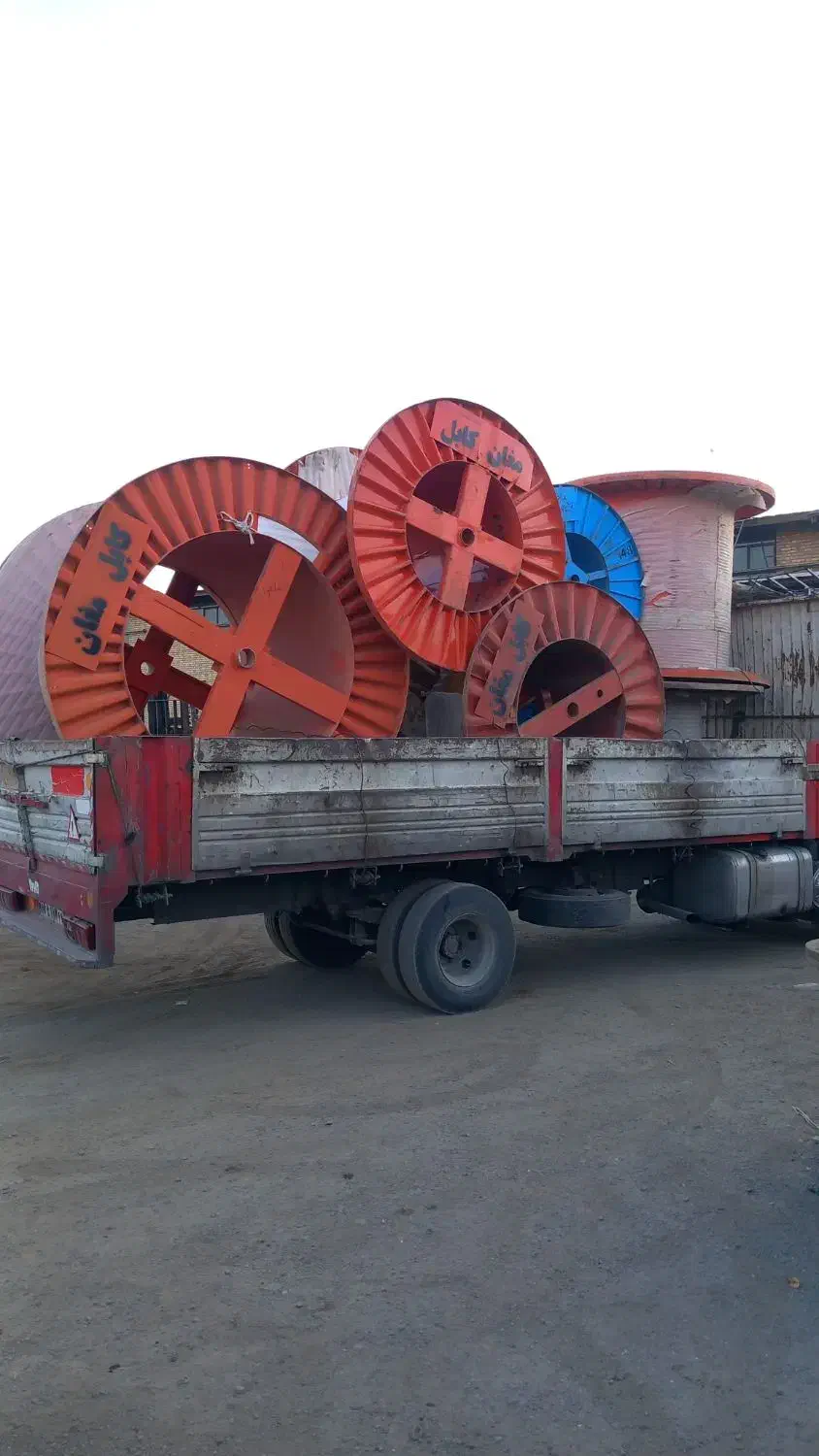 قرقره فلزی چوبی کابل|عمده‌فروشی|تهران, بروجردی|دیوار