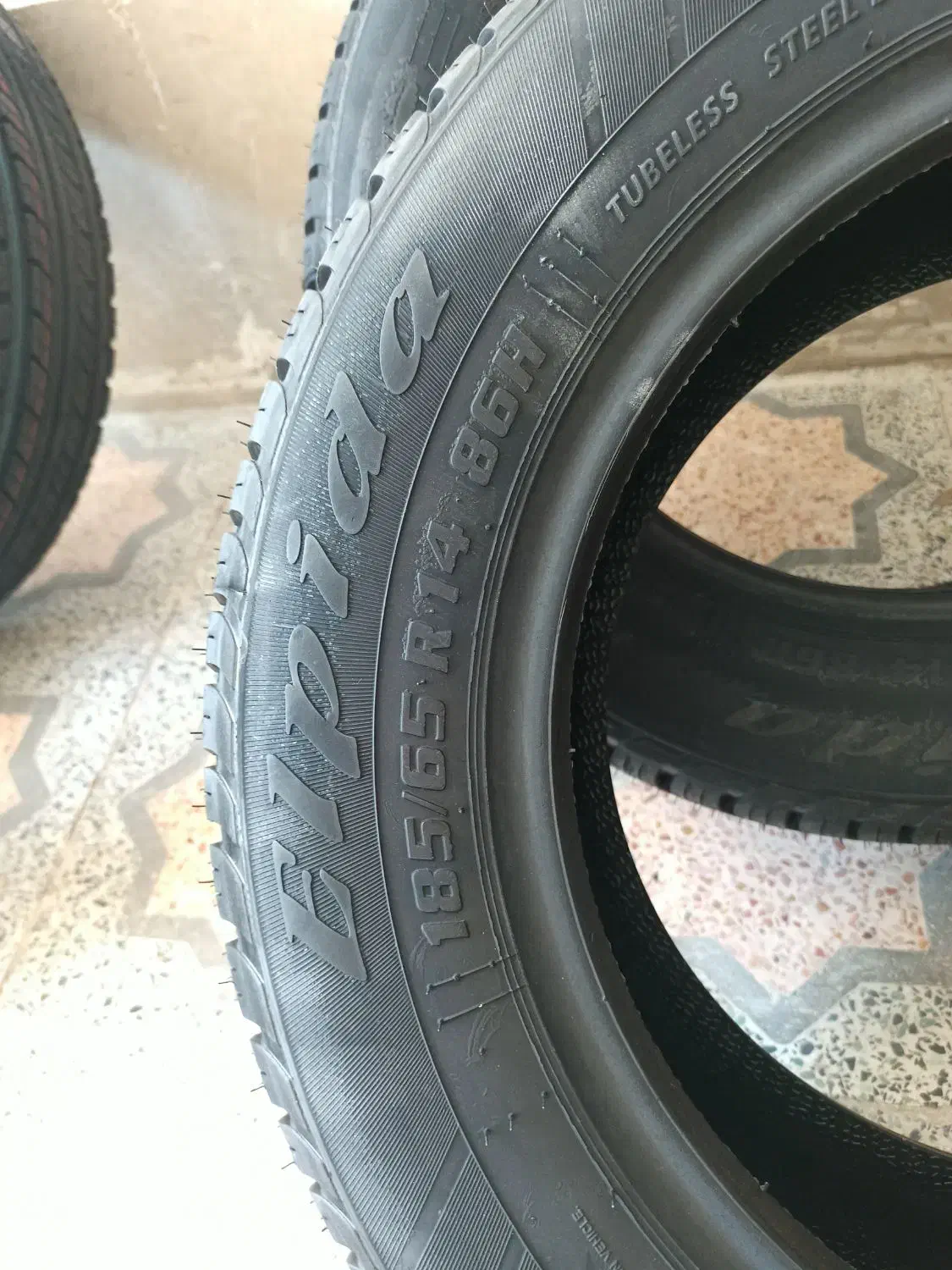 فروش 4 حلقه لاستیک بارز|قطعات یدکی و لوازم جانبی|مرودشت, ثبت احوال|دیوار