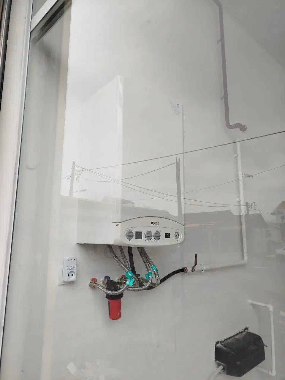 پکیج L24|آبگرمکن، پکیج، شوفاژ|رشت, باهنر|دیوار