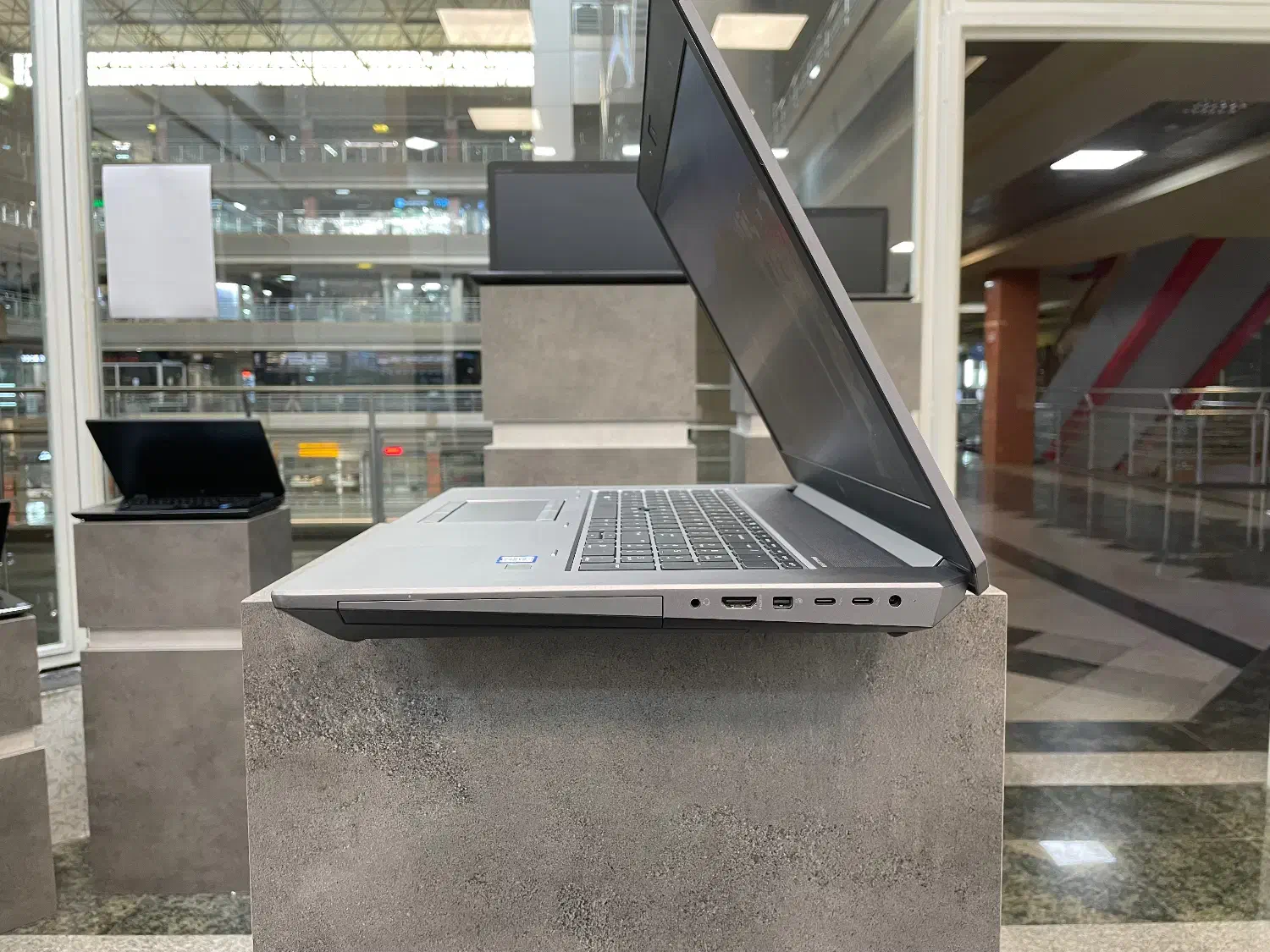 لپ تاپ 6گیگ رندرینگ نسل8 HP ZBook 17 G5|رایانه همراه|تهران, فلسطین (میدان انقلاب)|دیوار