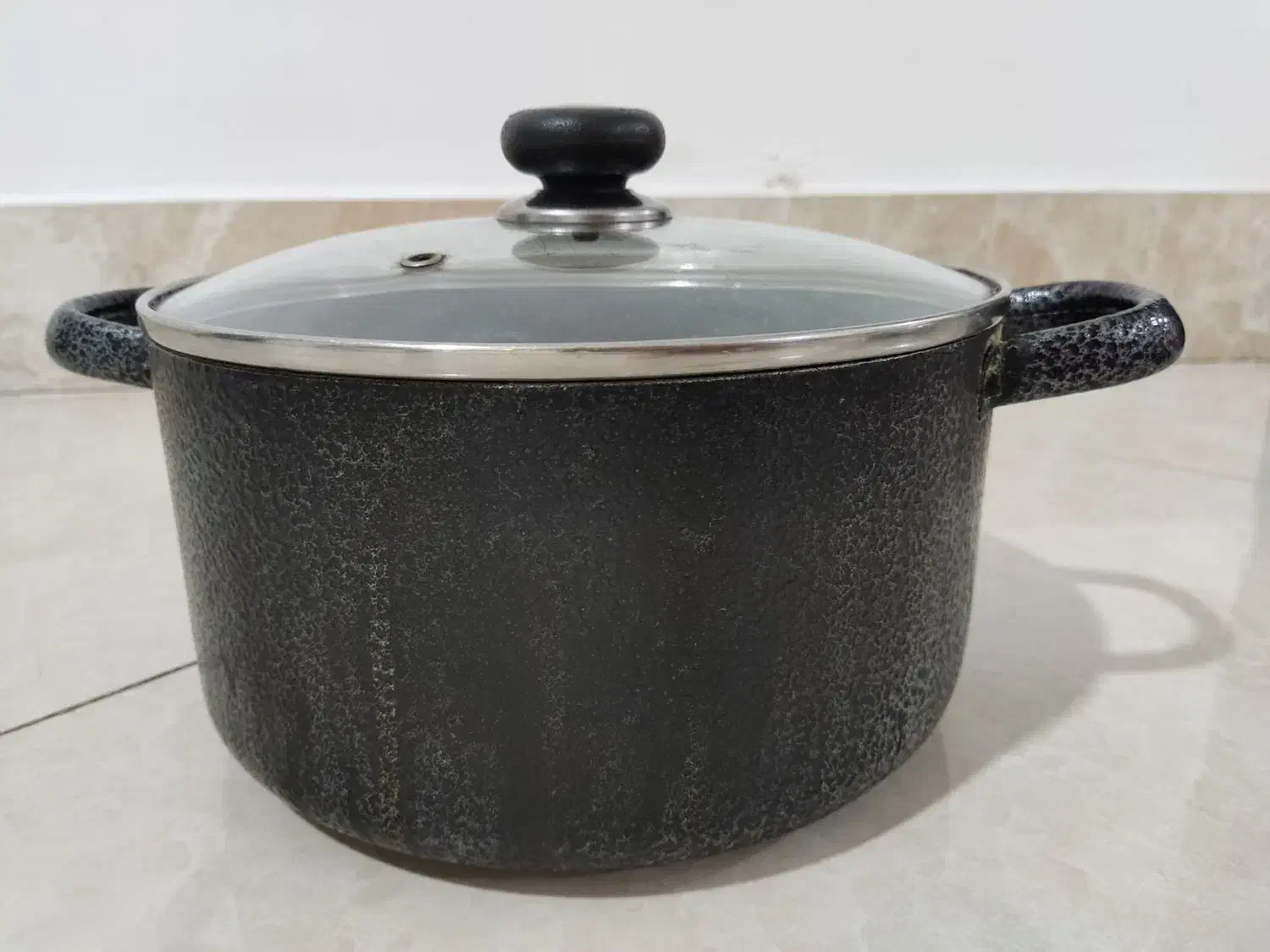 قابلمه|ظروف پختوپز|نیشابور, هفده شهریور|دیوار