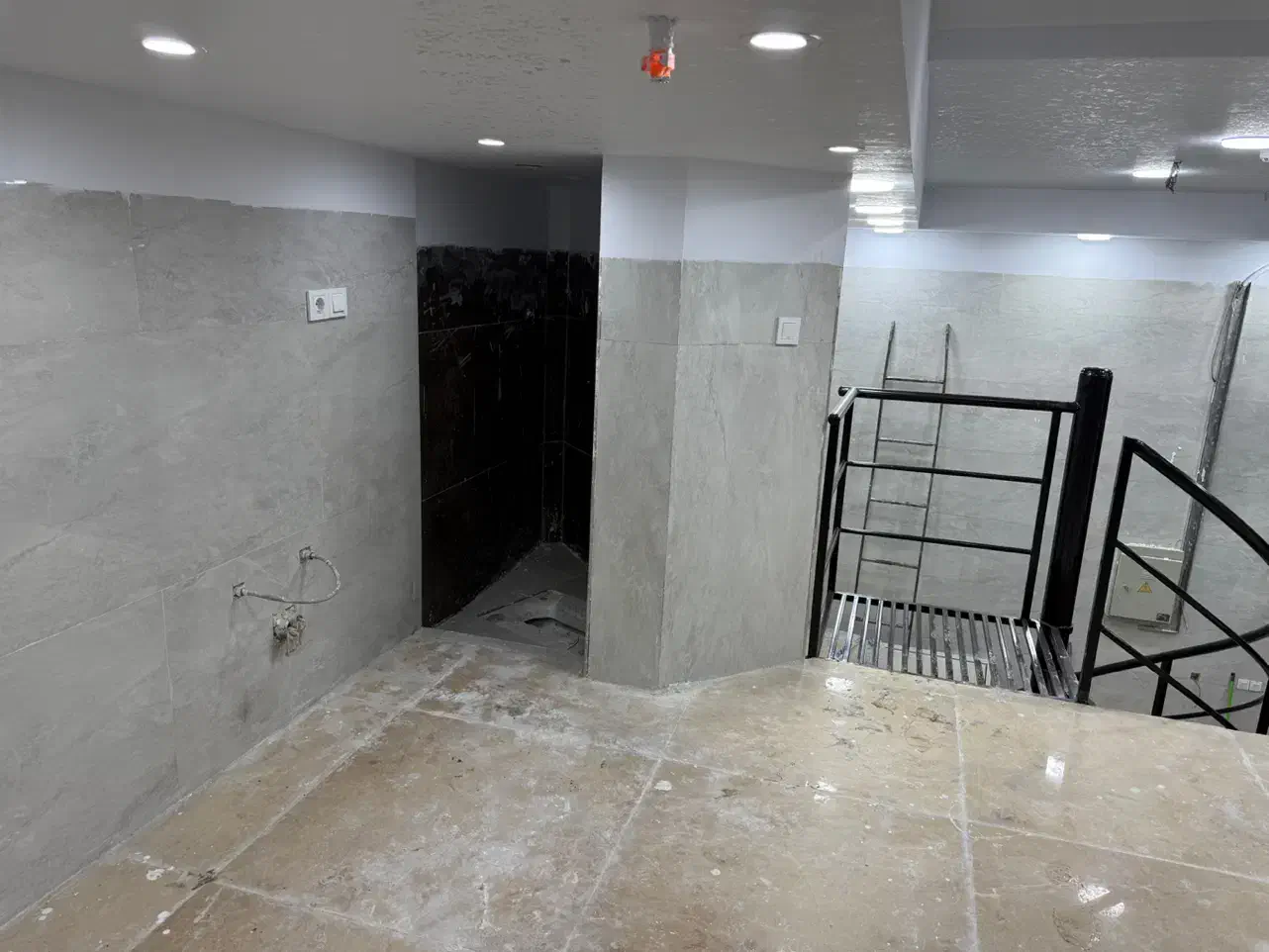 مغازه نوساز بر خیابان در بهترین موقعیت باغ خزانه|فروش مغازه و غرفه|تهران, فلاح|دیوار