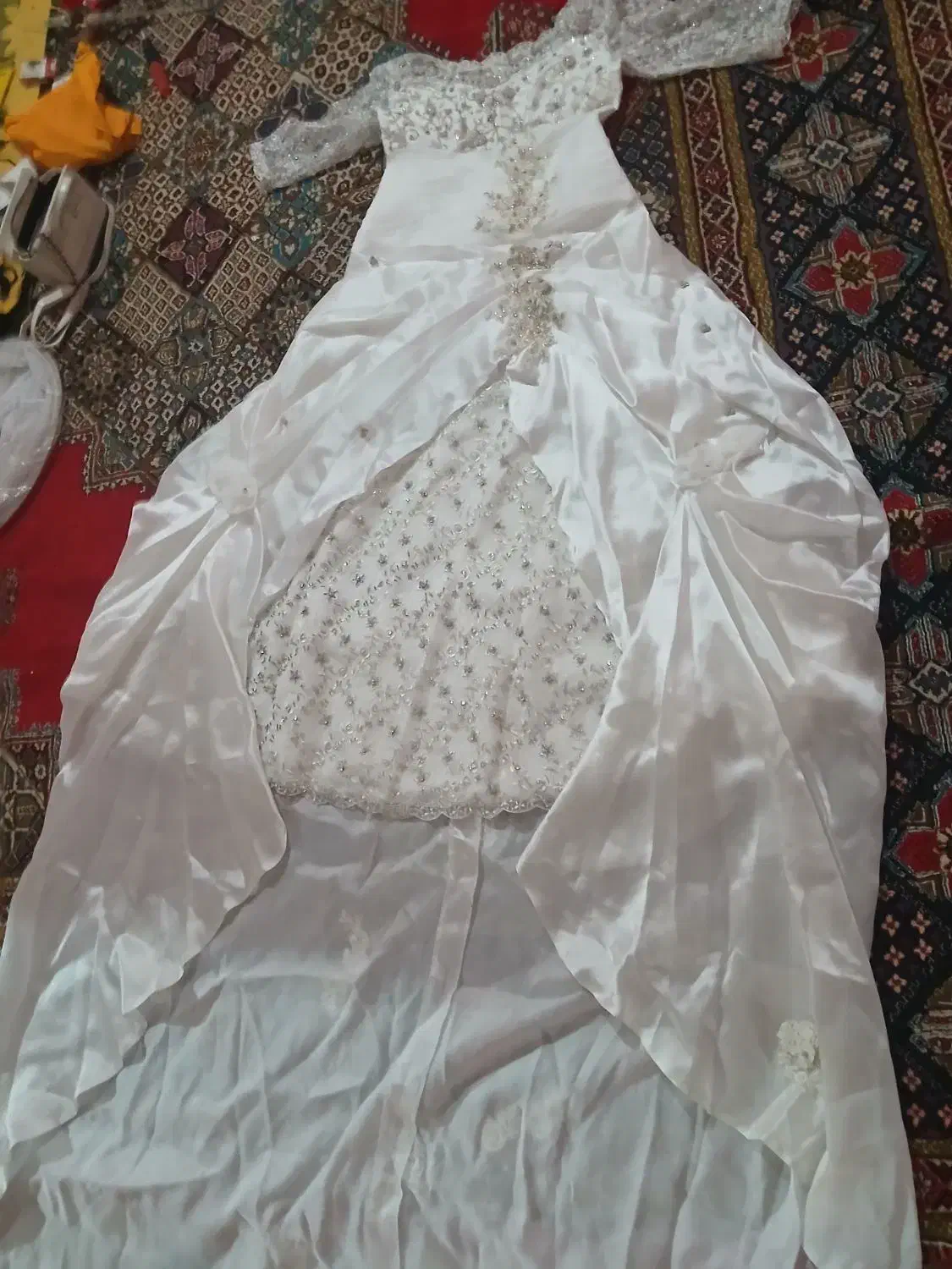 لباس مجلسی|لباس|گرگان, |دیوار