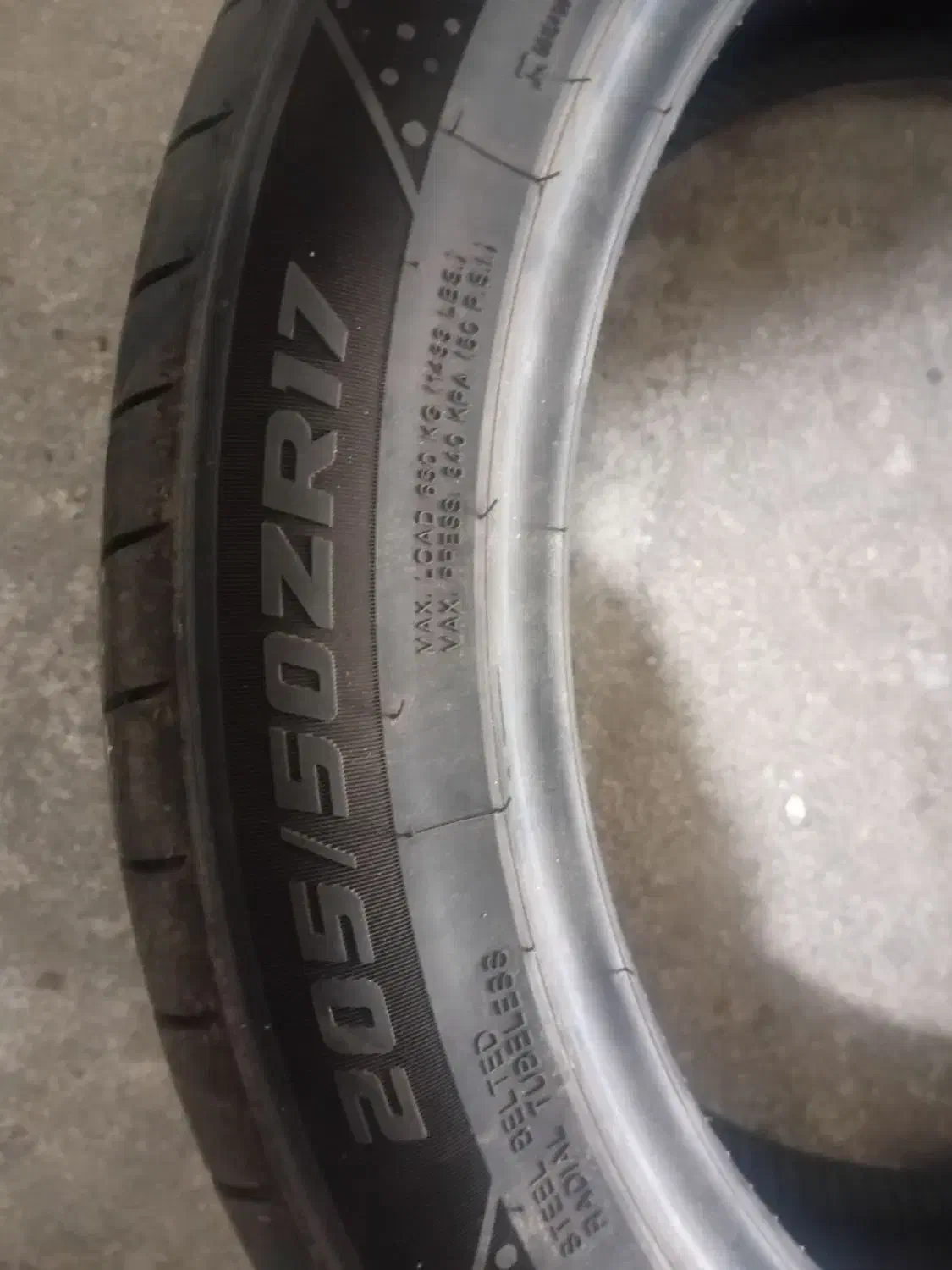 لاستیک خودرو ۲۰۵ . ۵۰ R17|قطعات یدکی و لوازم جانبی|شیبکوه (هرمزگان), |دیوار