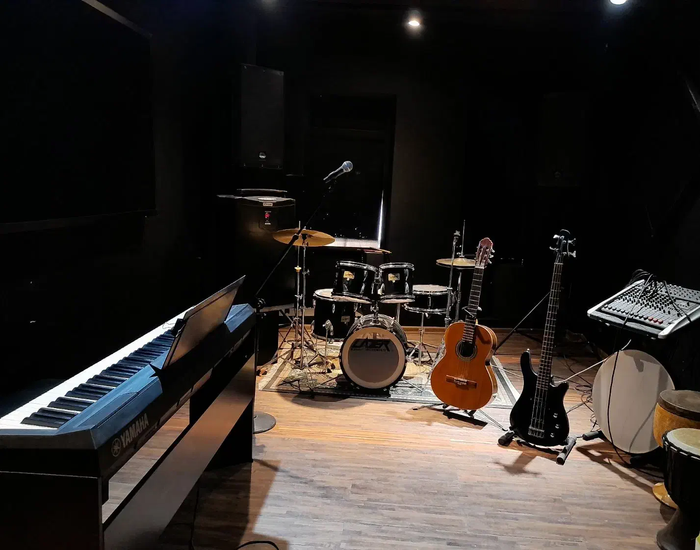 آموزش ساز های کلاسیک و ایرانی(پیانو گیتار تنبک و..|خدمات آموزشی|کرج, دهقان ویلا|دیوار