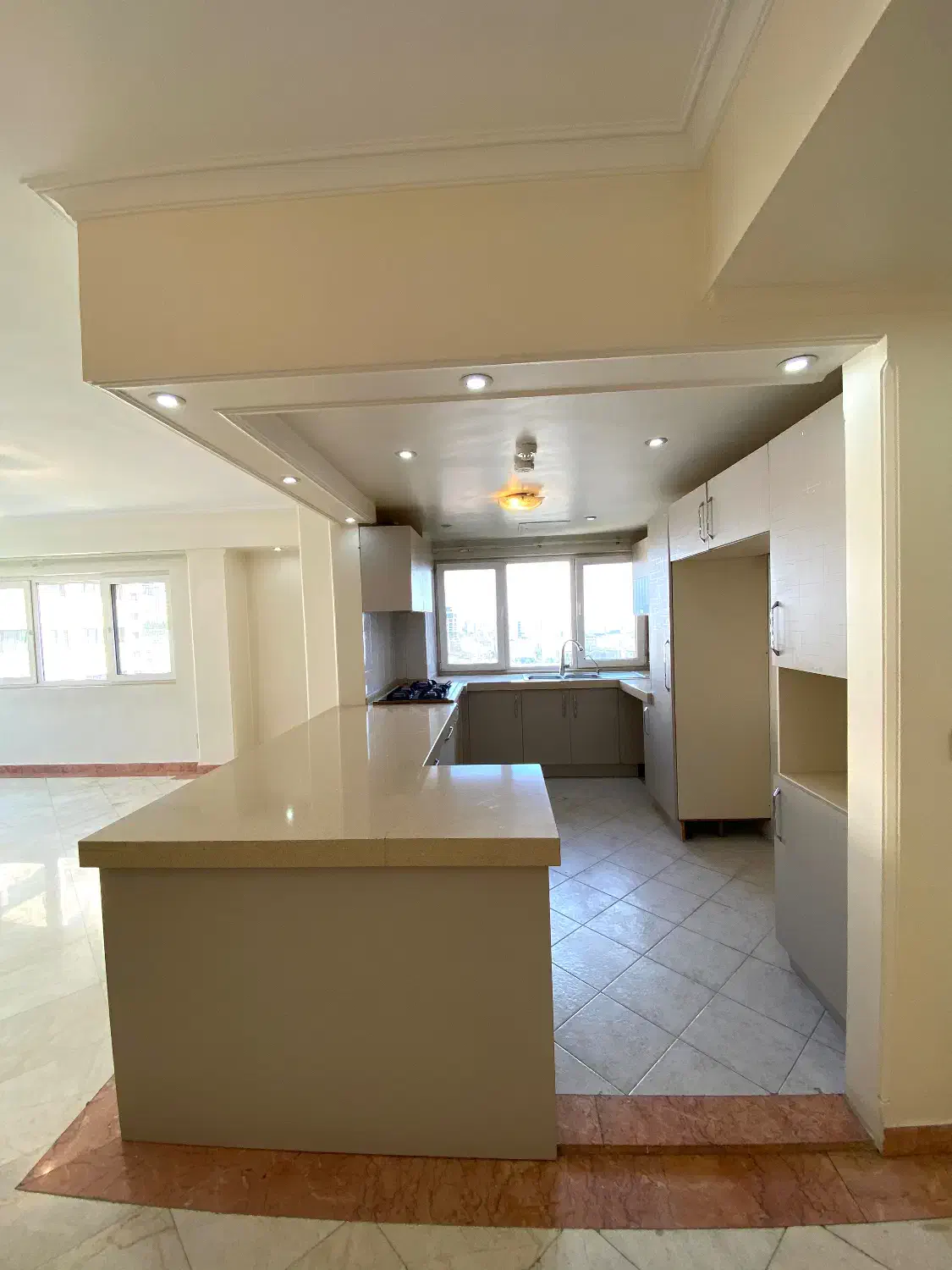 ۱۲۳ متر ۳ خواب برج ماهان / فراز / بام تهران|فروش آپارتمان|تهران, پرواز|دیوار