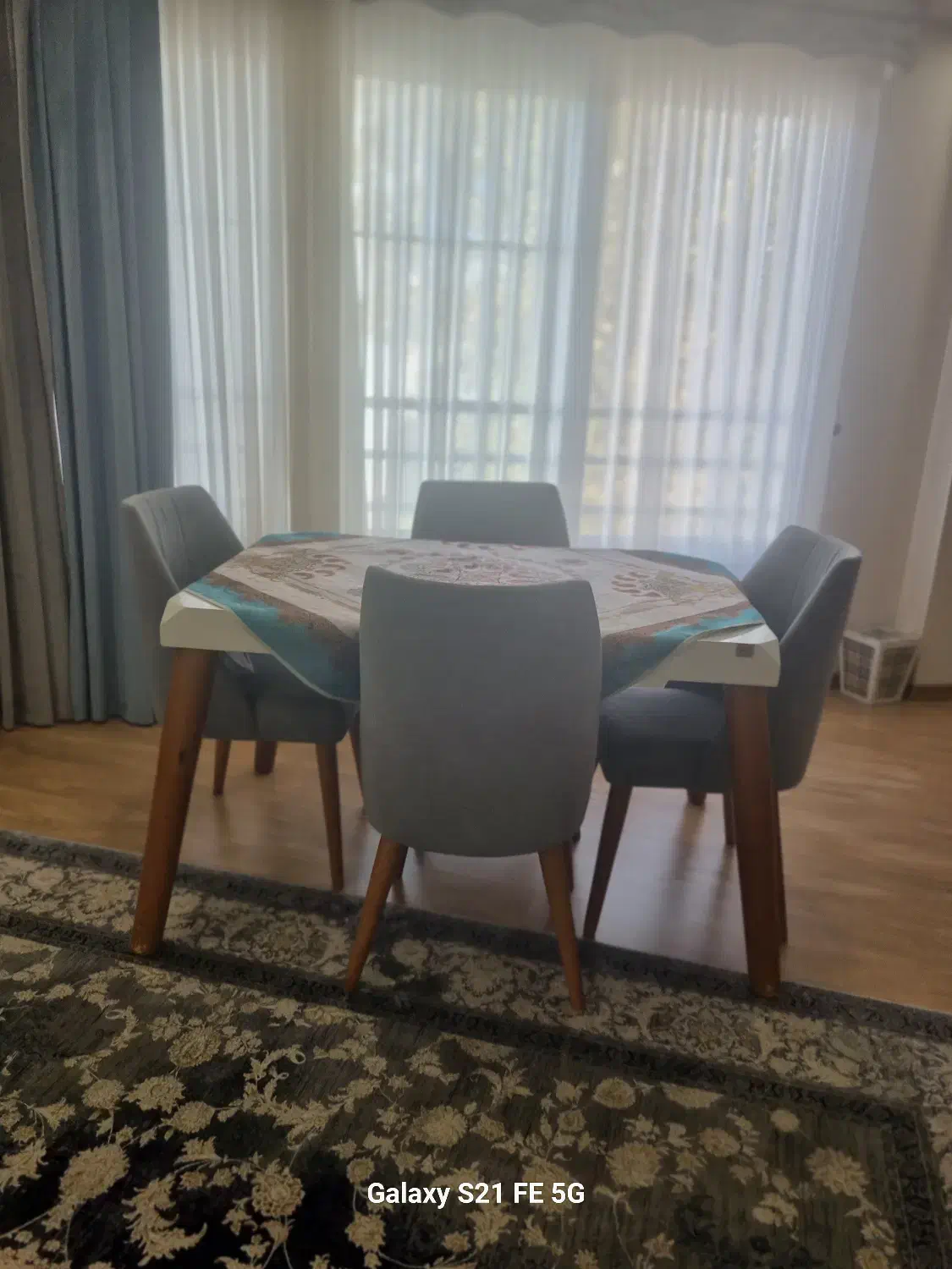 میز نهار خوری چهار نفره در حد نو|میز و صندلی غذاخوری|رشت, دیلمان|دیوار