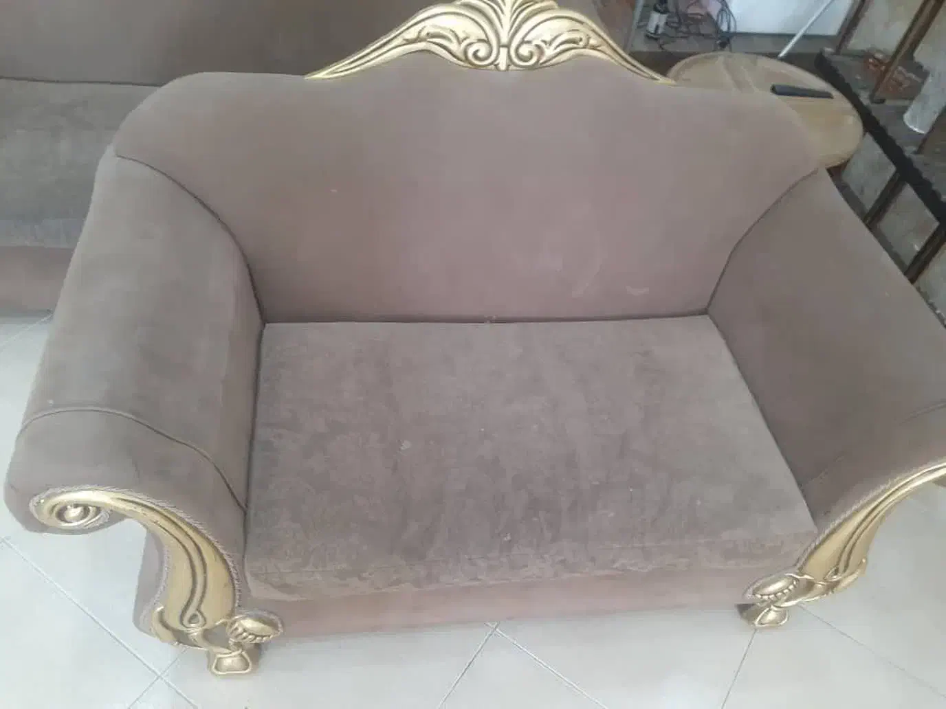 مبل دست دوم|مبلمان خانگی و میز عسلی|صدرا-فارس, فاز ۱|دیوار