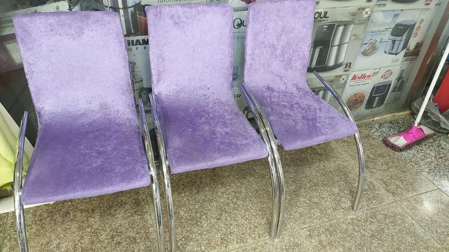 ۴عدد صندلی سالم|صندلی و نیمکت|قشم, |دیوار