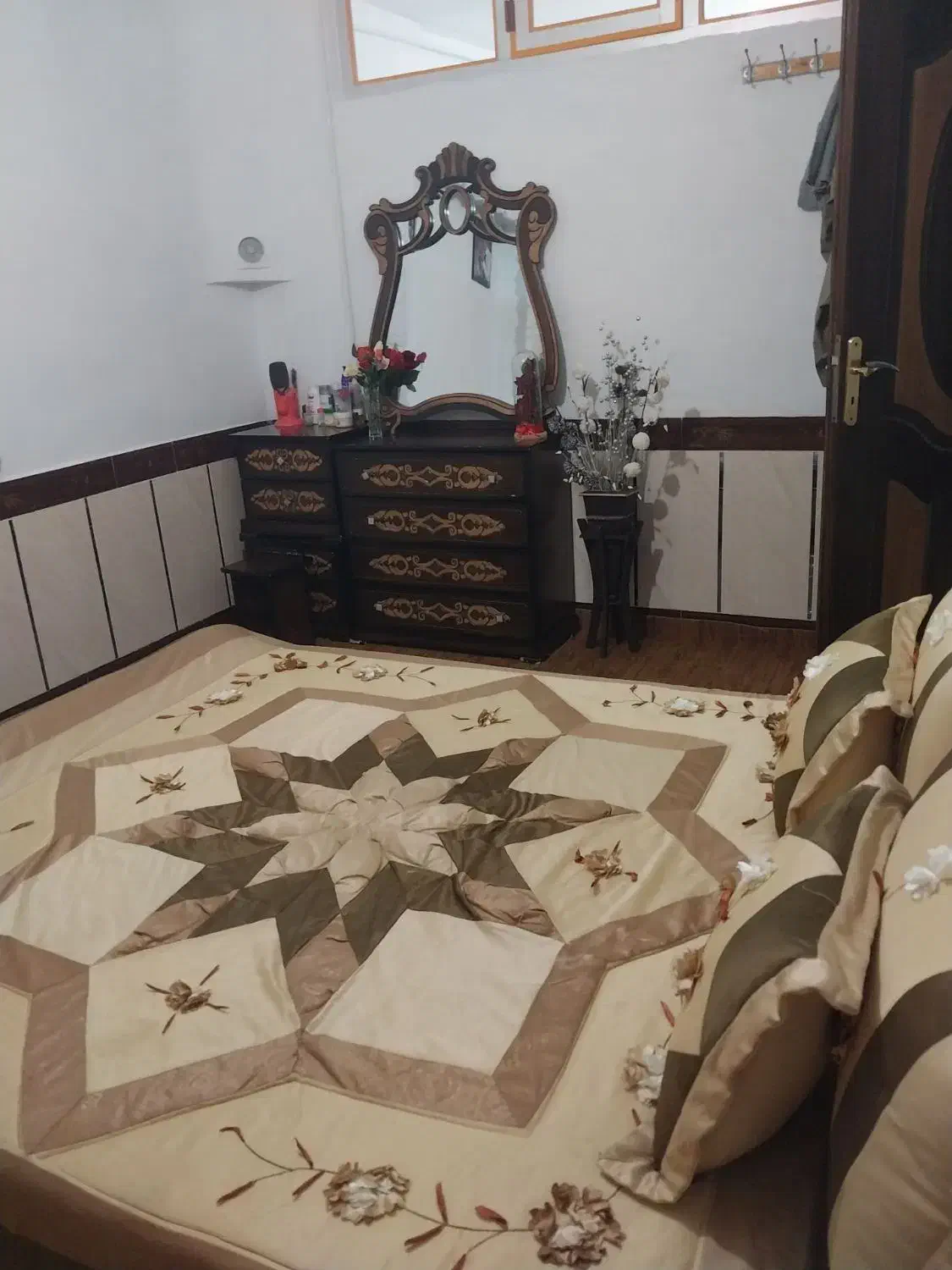 تخت خواب|مبلمان خانگی و میز عسلی|نهاوند, |دیوار