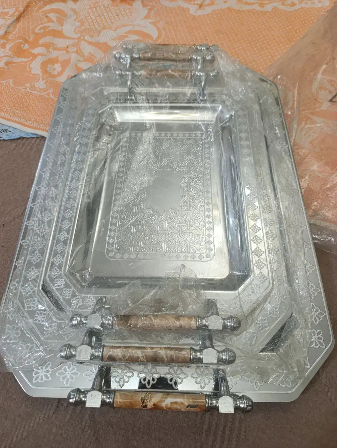 سینی چای خوری|ظروف سرو و پذیرایی|دماوند, گیلاوند|دیوار