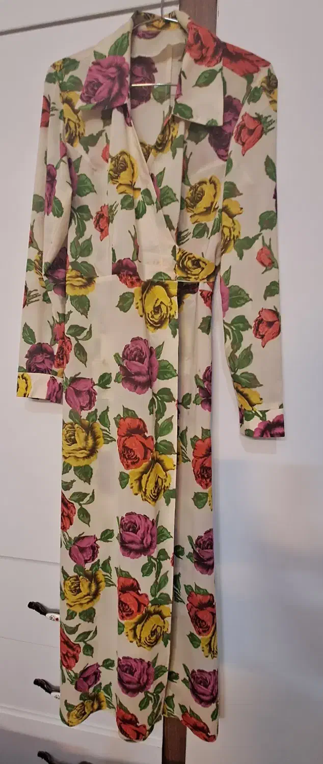 لباس زیبا|لباس|اصفهان, محله اسلامی|دیوار