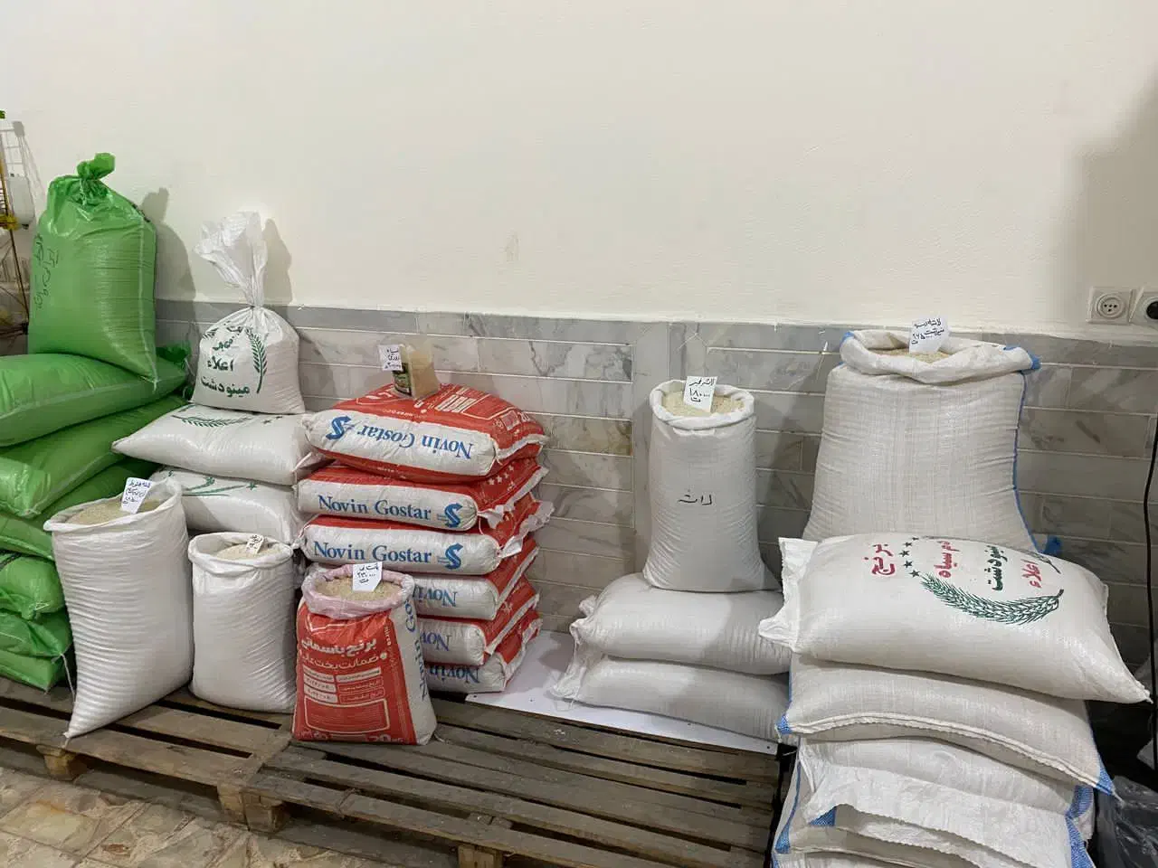 فروش انواع برنج ایرانی و خارجی در گنبد|عمدهفروشی|گنبد کاووس, |دیوار