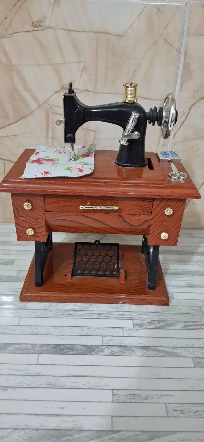 تزئینی|چرخ خیاطی و ریسندگی|شیراز, نیستان|دیوار