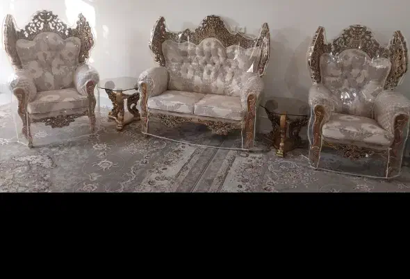 مبل سلطنتی همراه میز وعسلی وکاور۷ نفره|مبلمان خانگی و میز عسلی|نجف‌آباد, کشاورز|دیوار