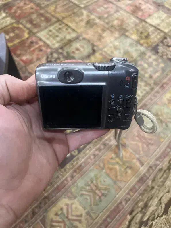 دوربین عکاسی و دوربین کلکسیونی|دوربین عکاسی و فیلم‌برداری|پرند, فاز ۶|دیوار