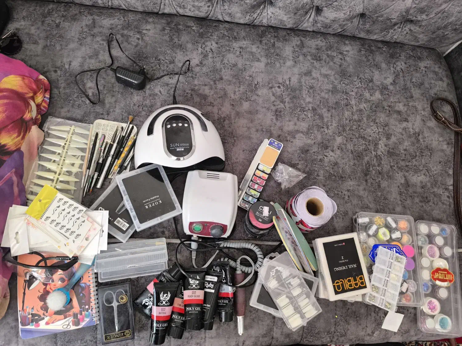 فروش لوازم کامل ناخن|آرایشگاه و سالنهای زیبایی|شاهینشهر, نظامی|دیوار