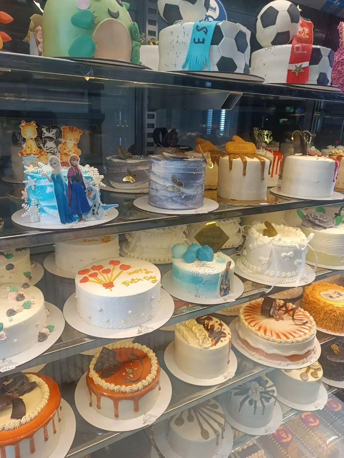 فروشندگی در قنادی|استخدام خدمات فروشگاه و رستوران|اردبیل, |دیوار