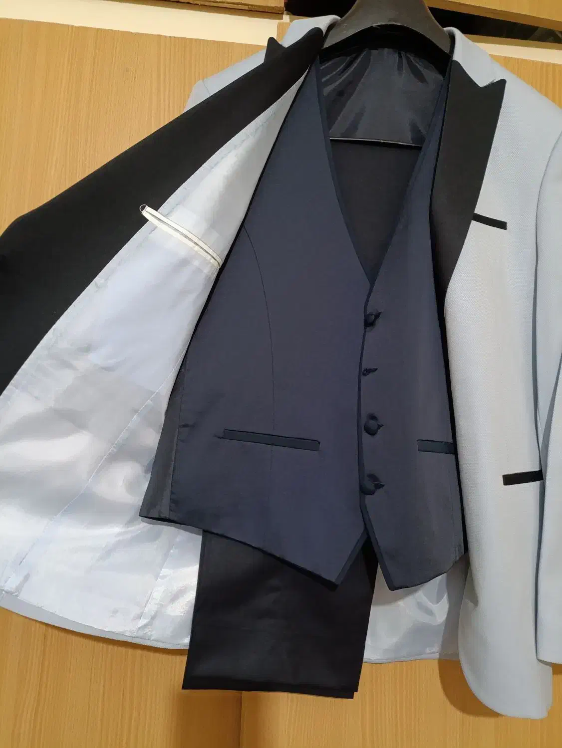 کت و شلوار باجلیقه|لباس|شیروان (خراسان), |دیوار