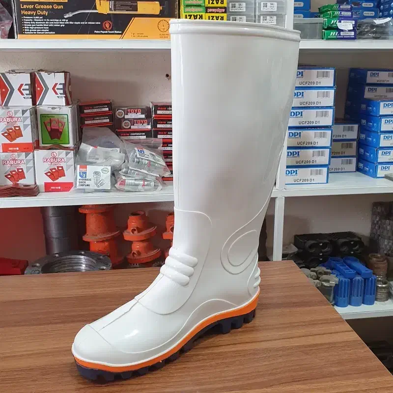 چکمه صادقی|کیف، کفش، کمربند|تهران, مختاری|دیوار