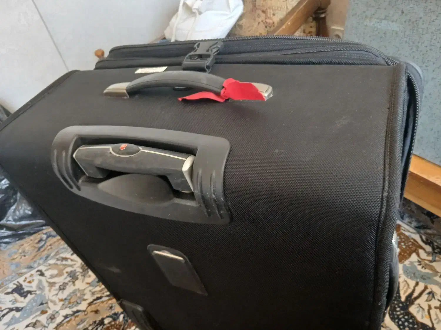 چمدان خارجی|کیف، کفش، کمربند|شیراز, آبیاری|دیوار