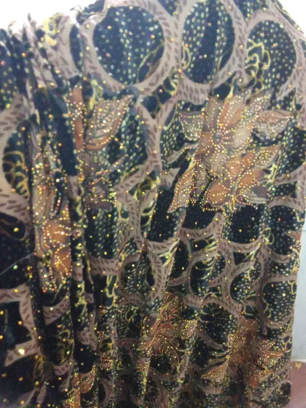 مخمل حریرابریشم|لباس|کاشان, دروازه فین|دیوار