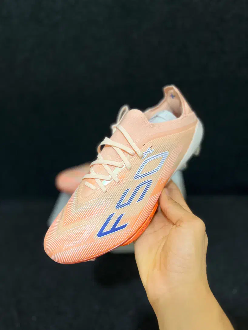 کیت و کفش و لباس ورزشی کلاسیک و روز دنیای فوتبال|تجهیزات ورزشی|بندر ماهشهر, |دیوار