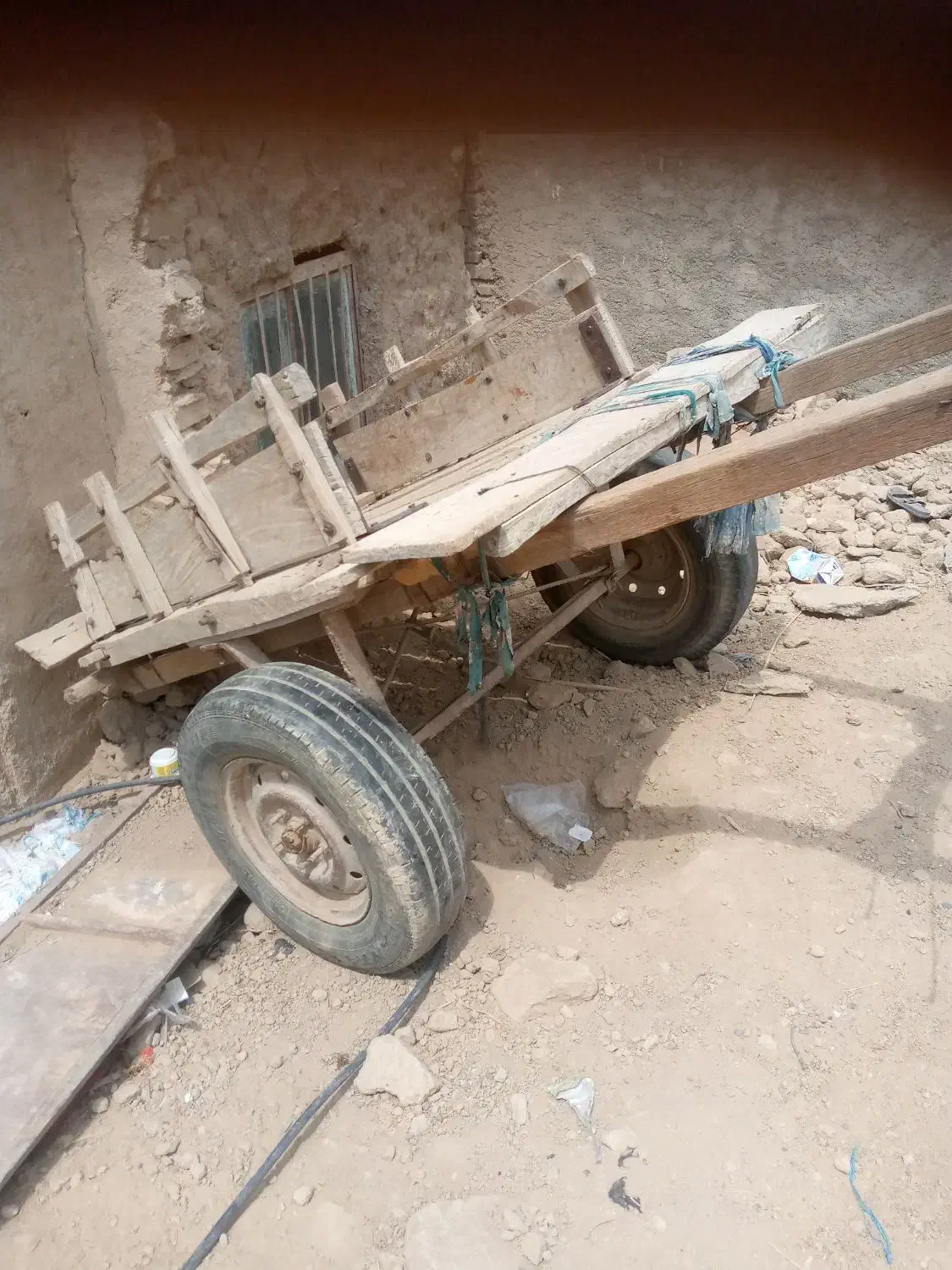 مزرعه|حیوانات مزرعه|سیب و سوران, |دیوار