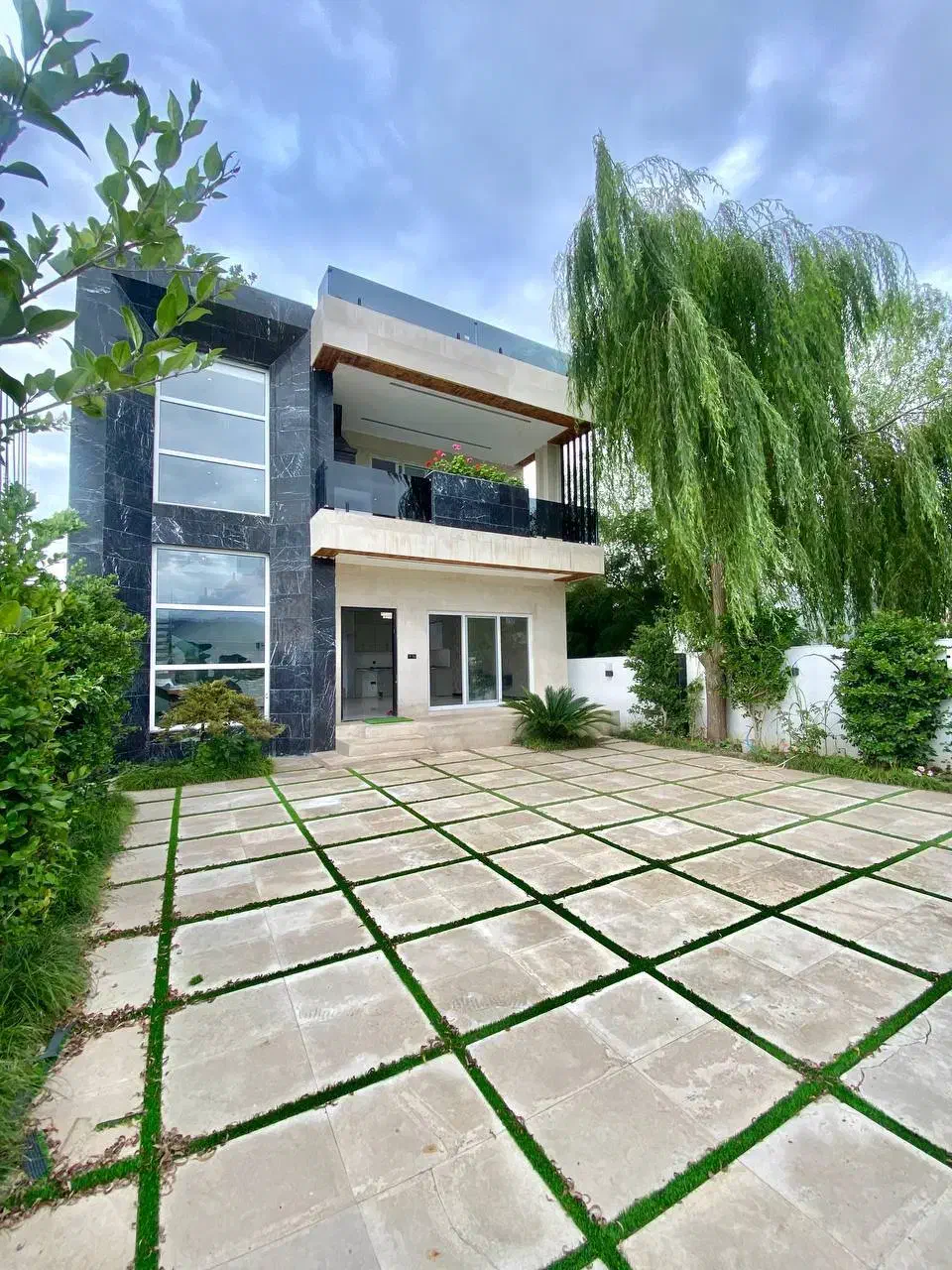 ویلا 300 متری با استخرداخلی/ سندتکبرگ/ شهرکی|فروش خانه و ویلا|رامسر, |دیوار