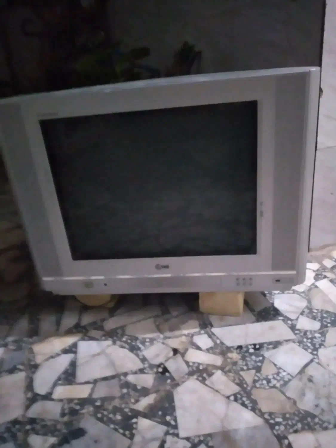 تلویزیون درحدنو|تلویزیون و پروژکتور|لنگرود, |دیوار