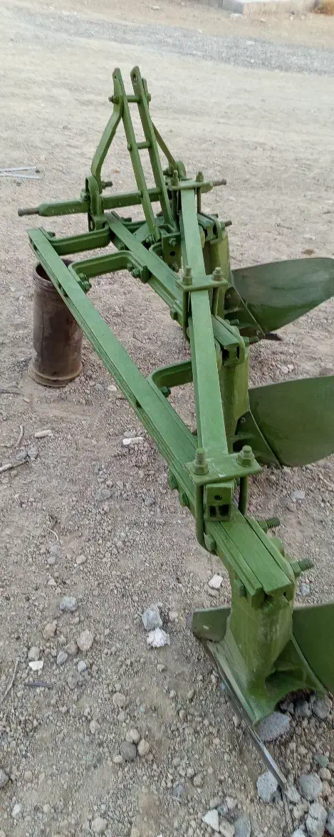 شخم رومانی|ماشینآلات صنعتی|رودخانه, |دیوار