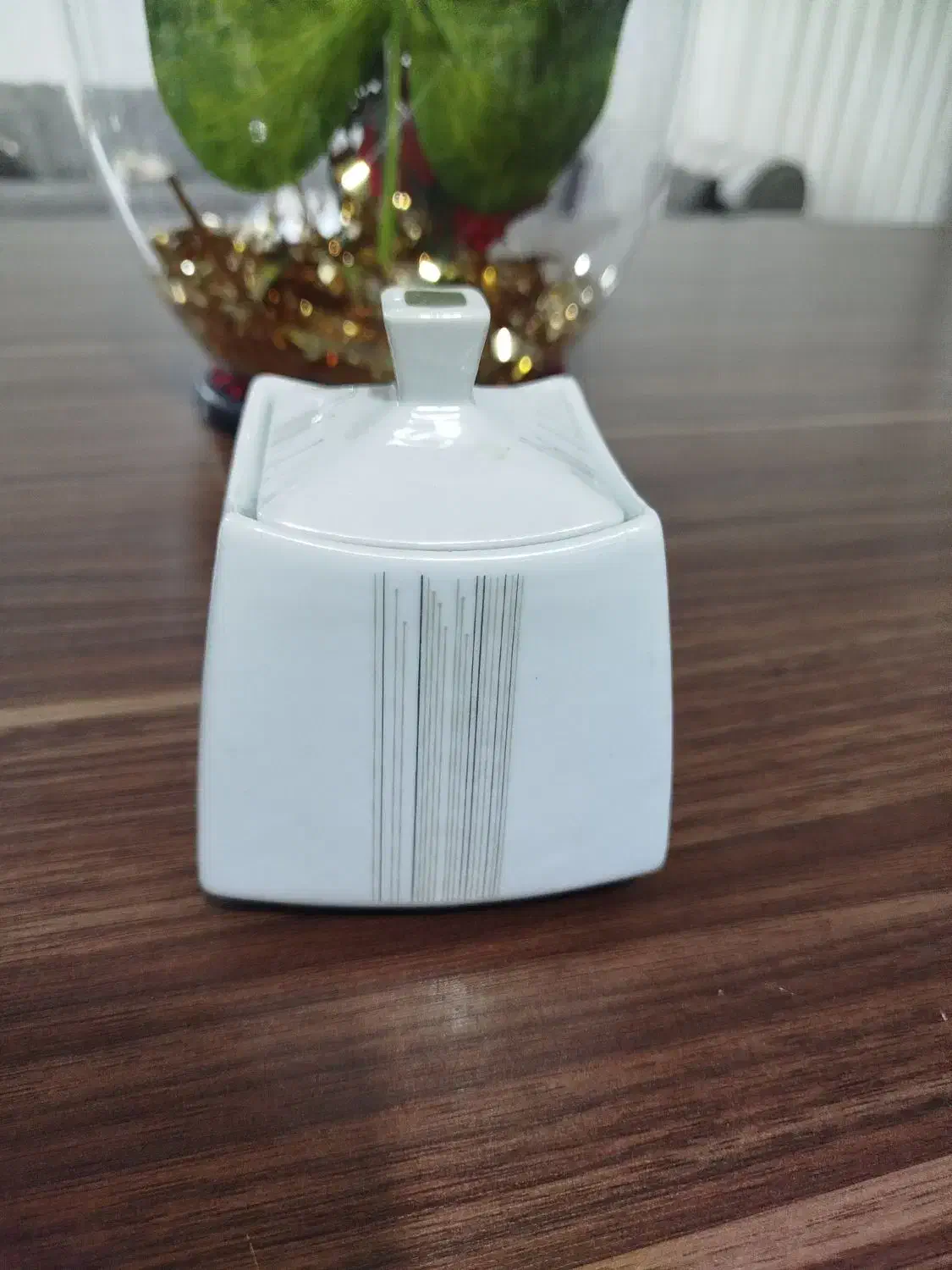 ظروف پذیرایی چینی ۱۲نفره نو نو|ظروف سرو و پذیرایی|کرج, کمالشهر|دیوار