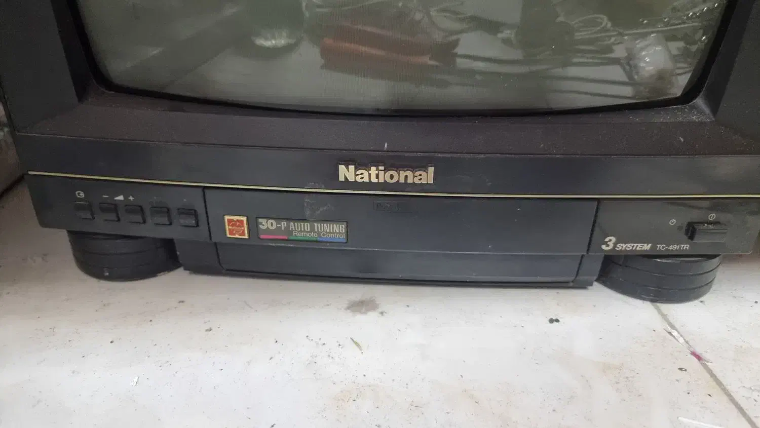 تلویزیون|تلویزیون و پروژکتور|اصفهان, نقش جهان|دیوار