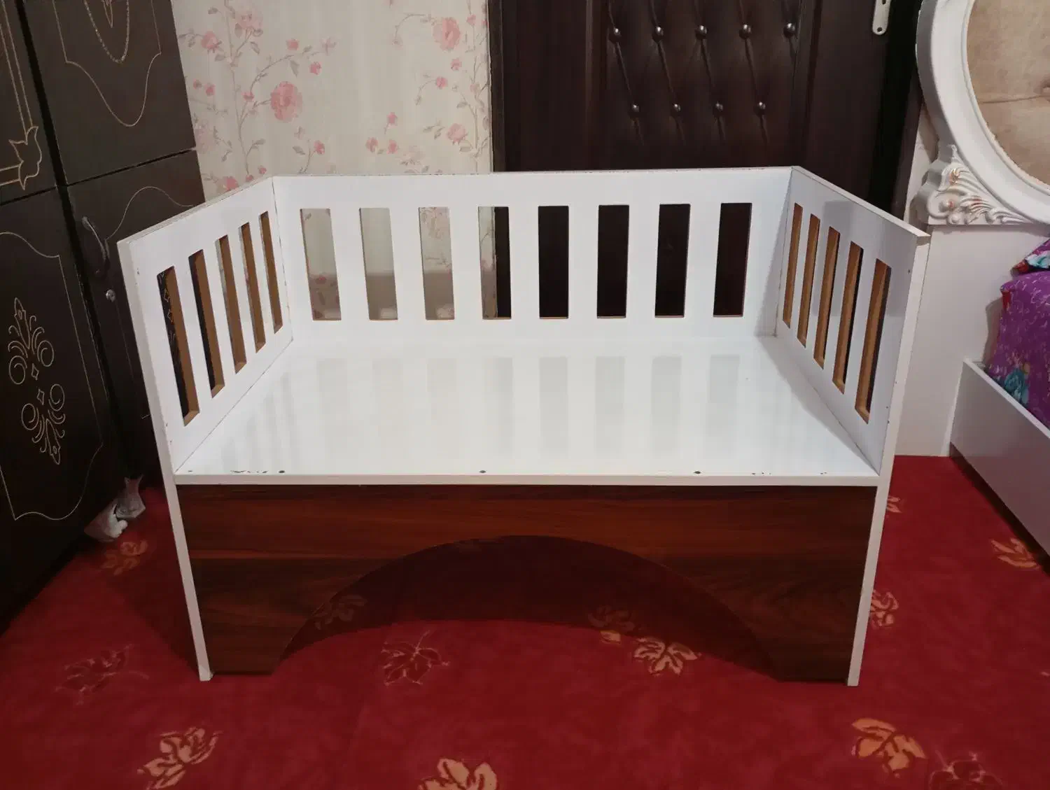 تخت کودک|تخت و صندلی بچه|آذرشهر, |دیوار